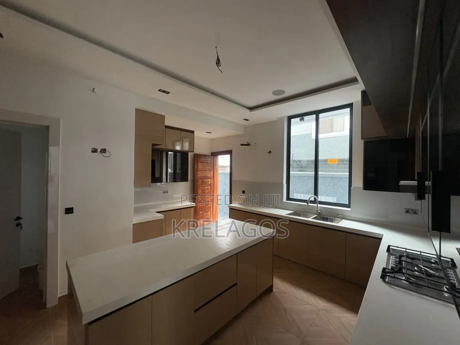 5bdrm Duplex in Lekki Phase 1 for sale