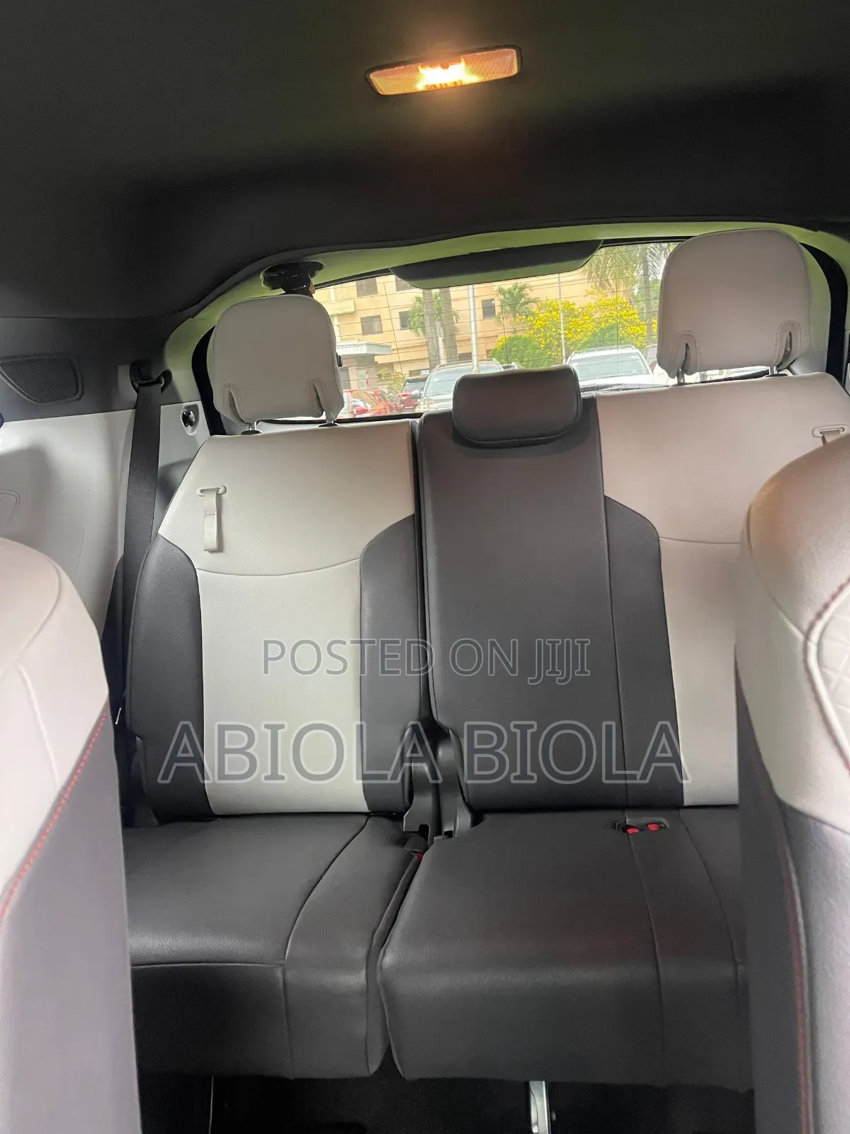 Toyota Sienna XLE FWD 7-Passenger 2024 Silver