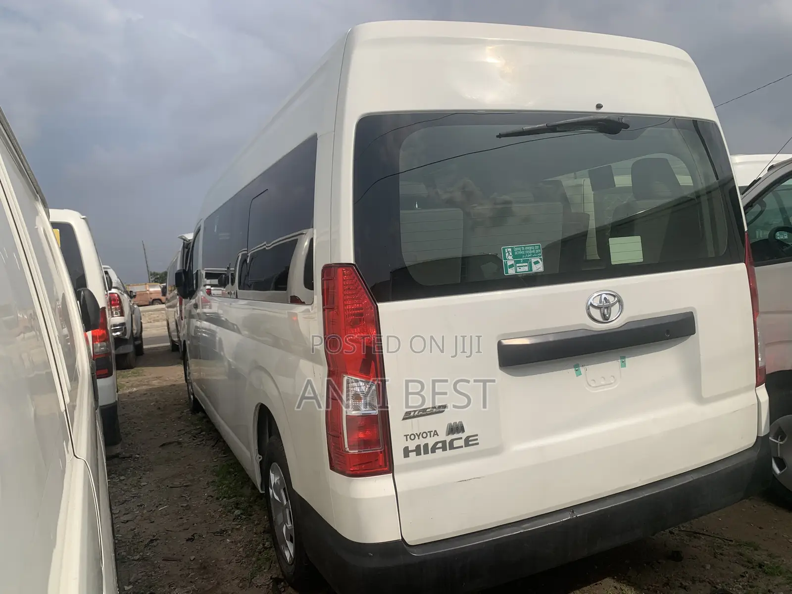 Toyota HiAce 2021 White