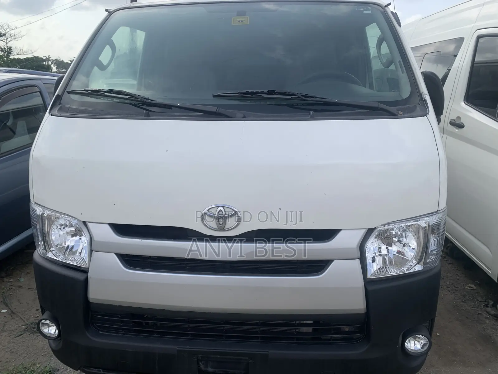 Toyota HiAce 2012 White