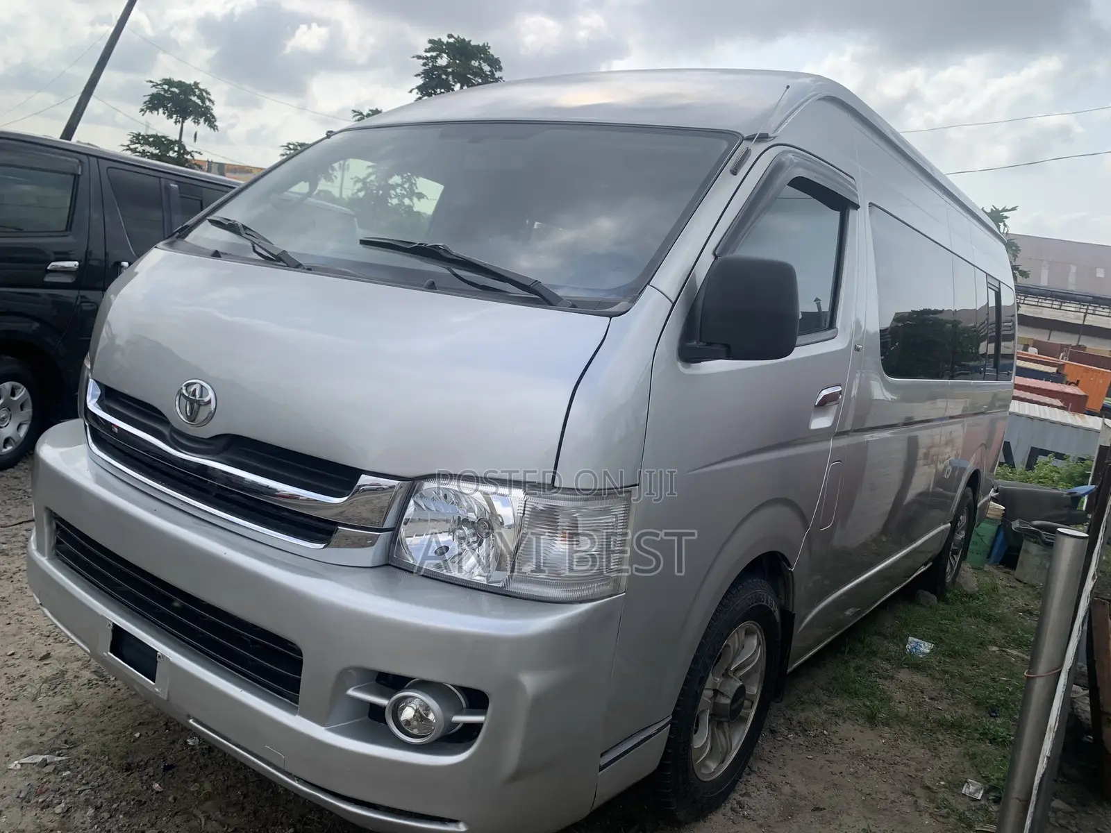 Toyota HiAce 2013 Silver