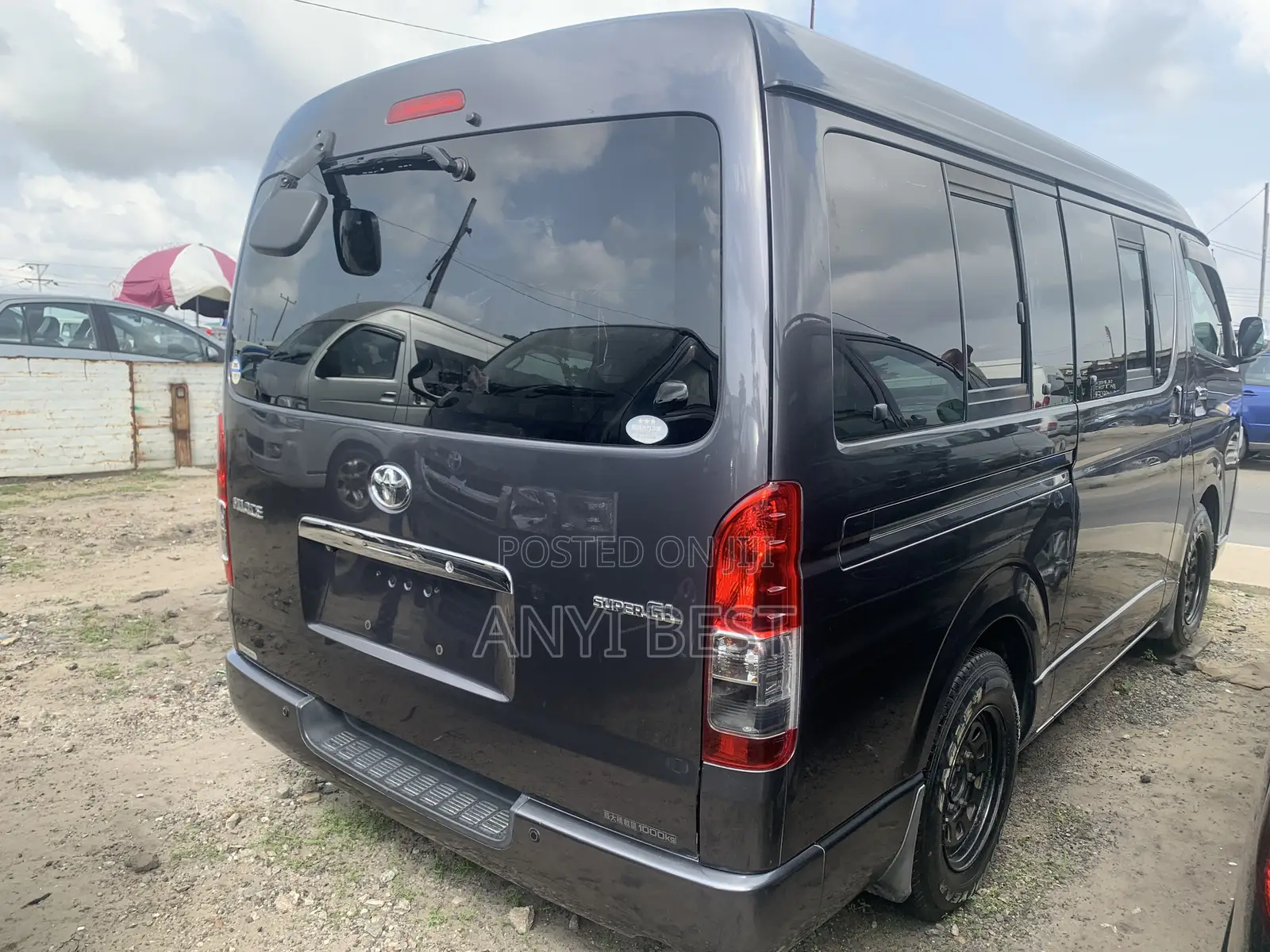 Toyota HiAce 2012 Black