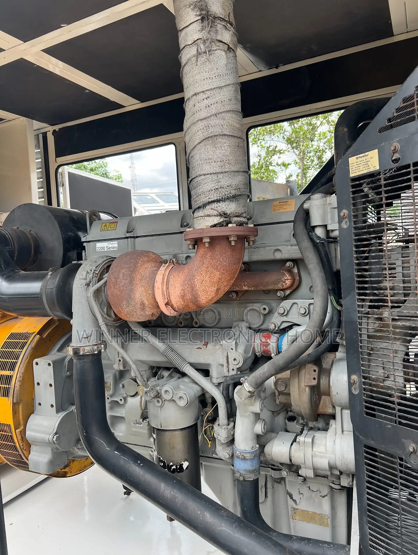 2200 Series Perkins Engine, 350kva. Neatly Used Soundproof