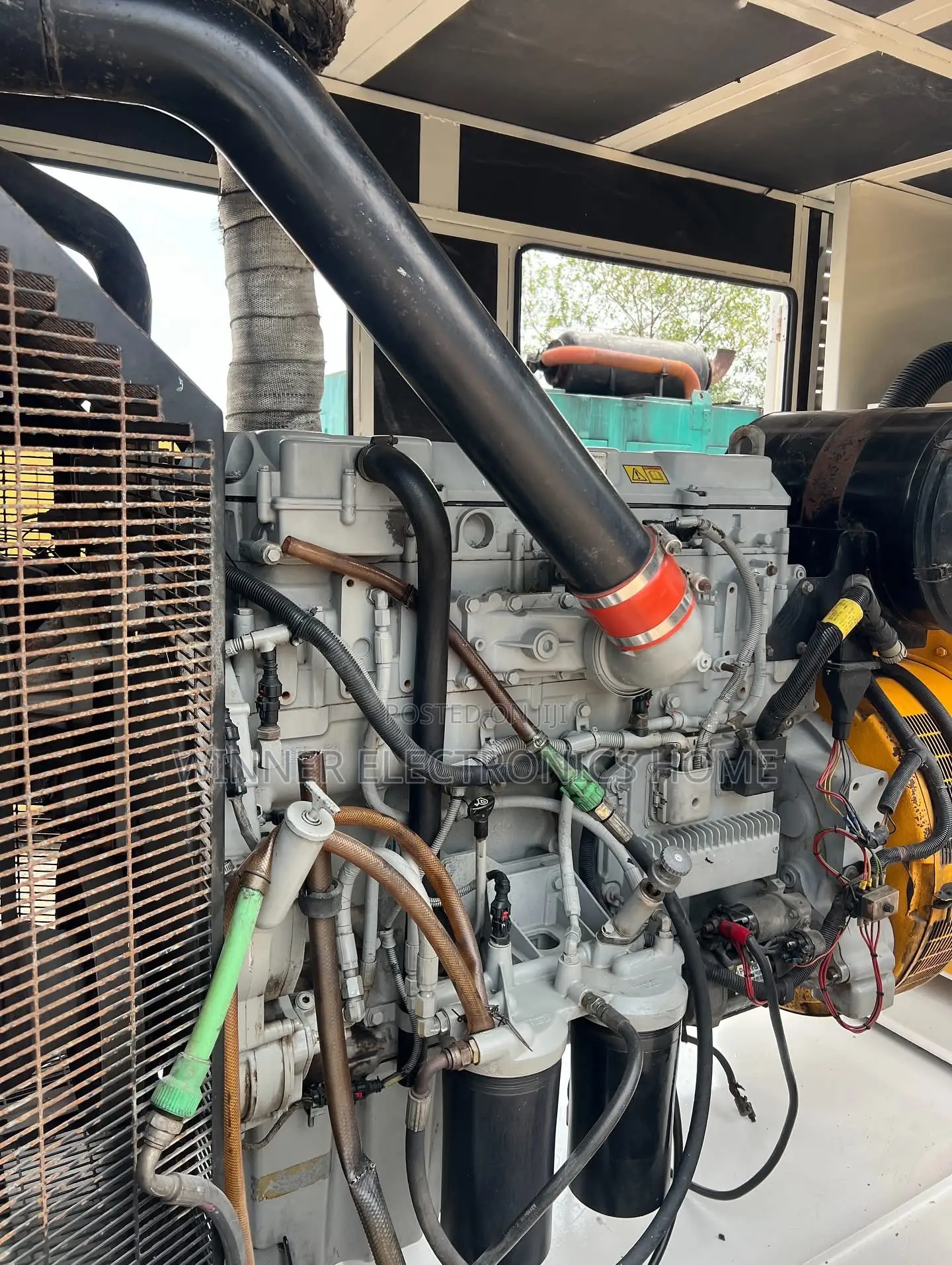 2200 Series Perkins Engine, 350kva. Neatly Used Soundproof