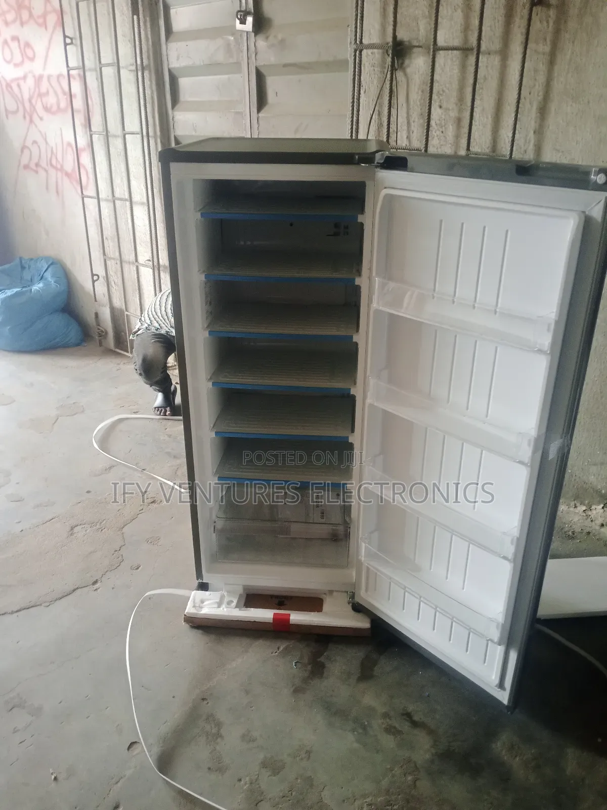 Lg Upright Freezer, 6 Steps, Silver Color, Fast Freezing Freezer.