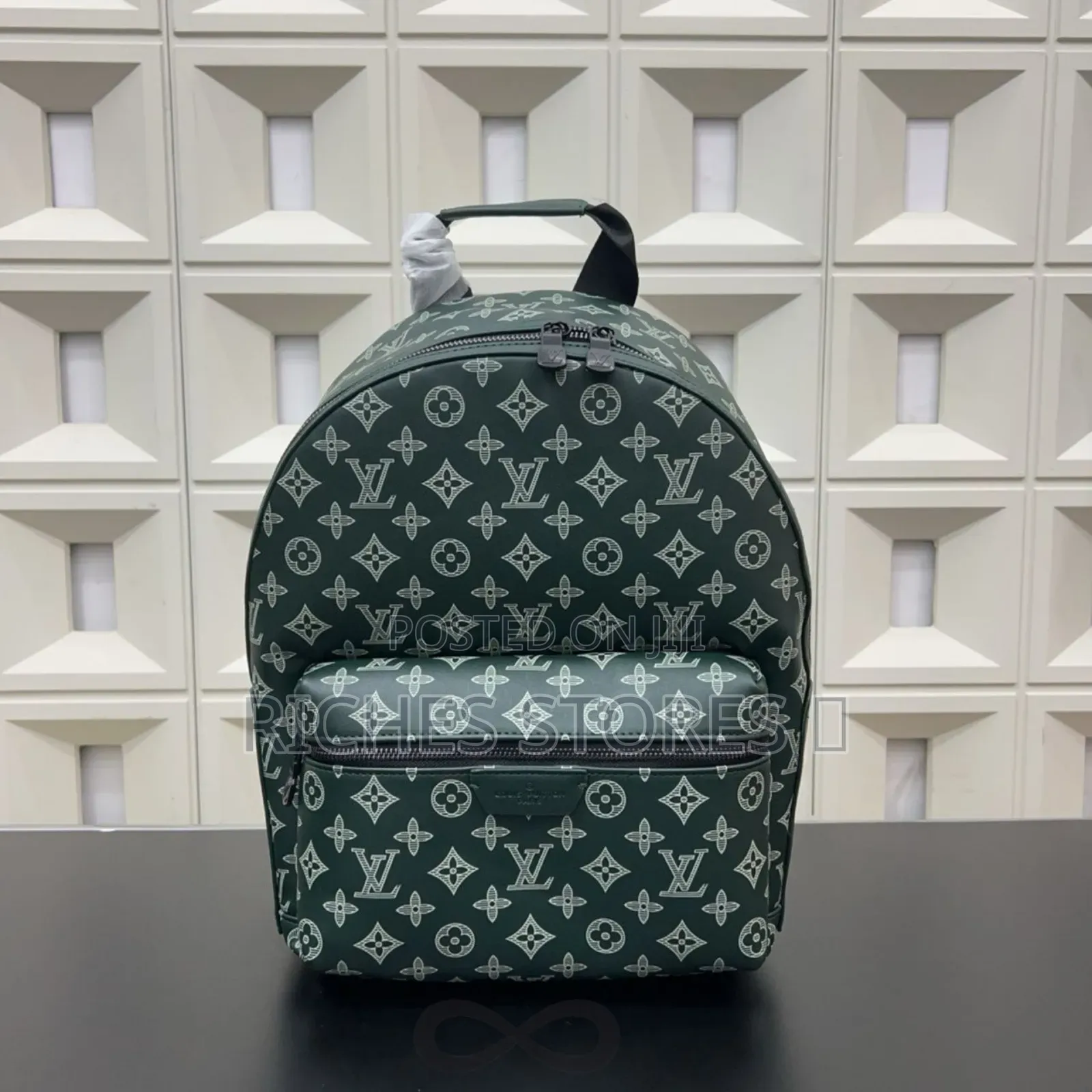 Exclusive Quality Louis Vuitton Christopher Mm Combo Bag