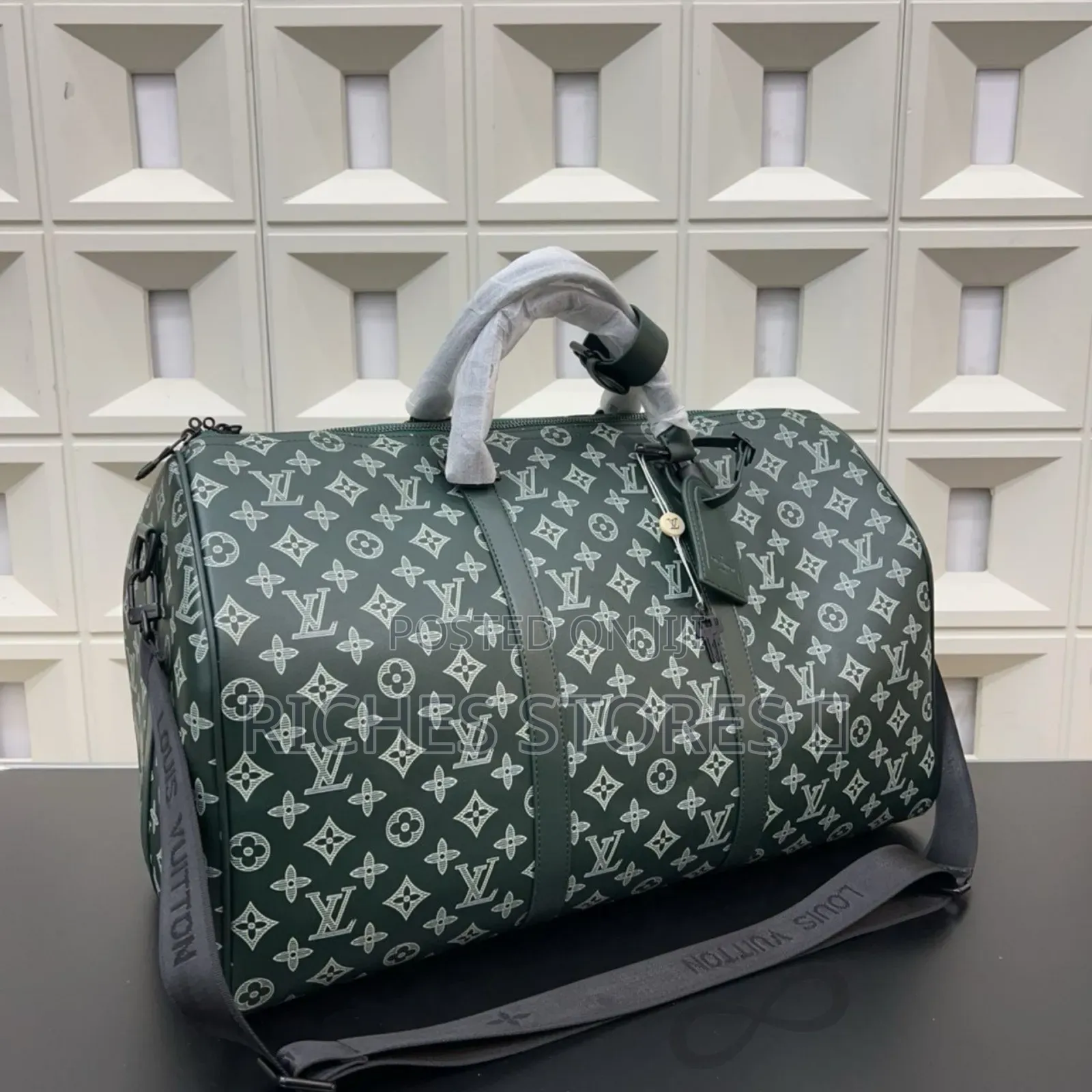 Exclusive Quality Louis Vuitton Christopher Mm Combo Bag