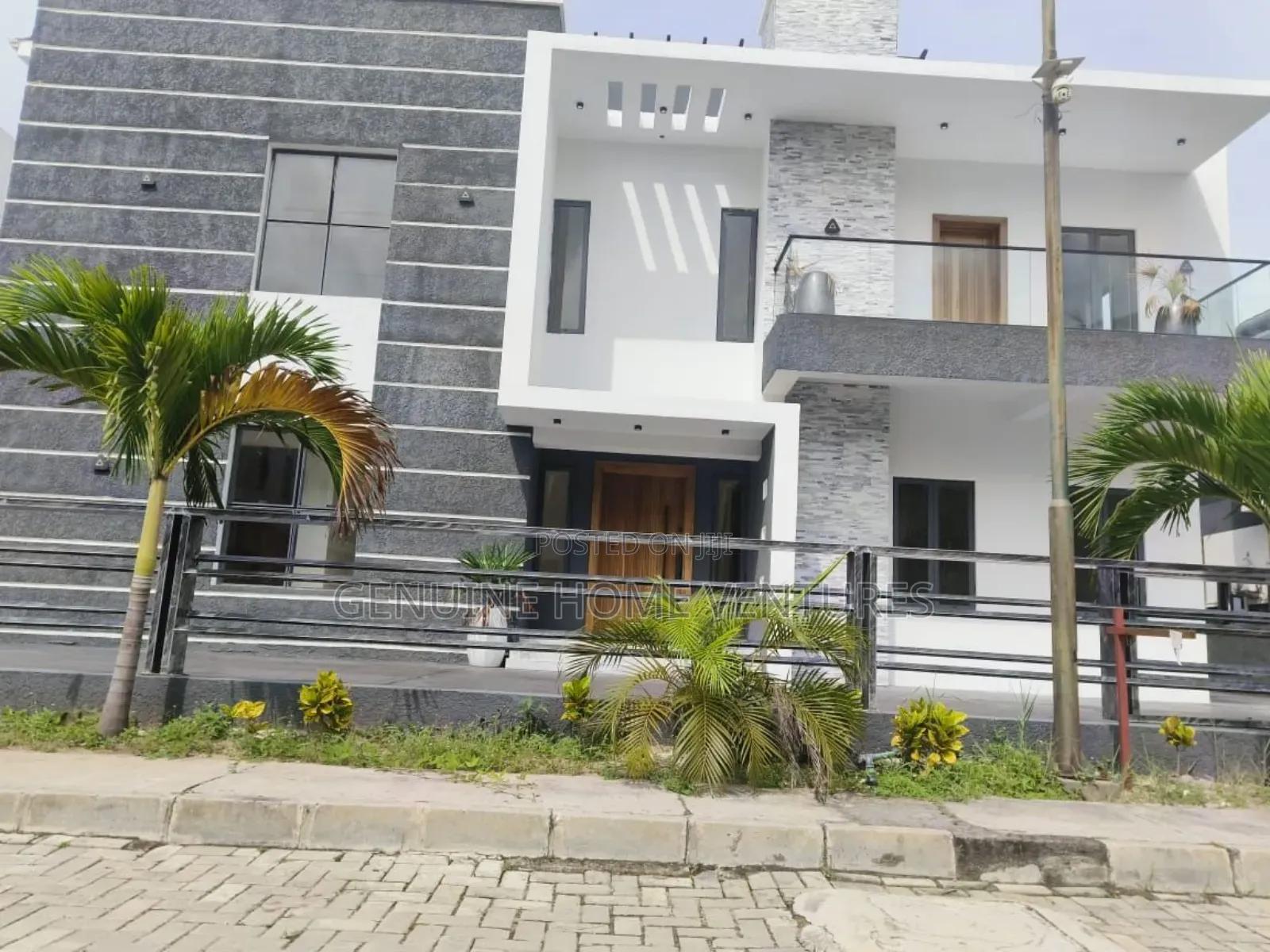 5bdrm Duplex in Ikate for sale