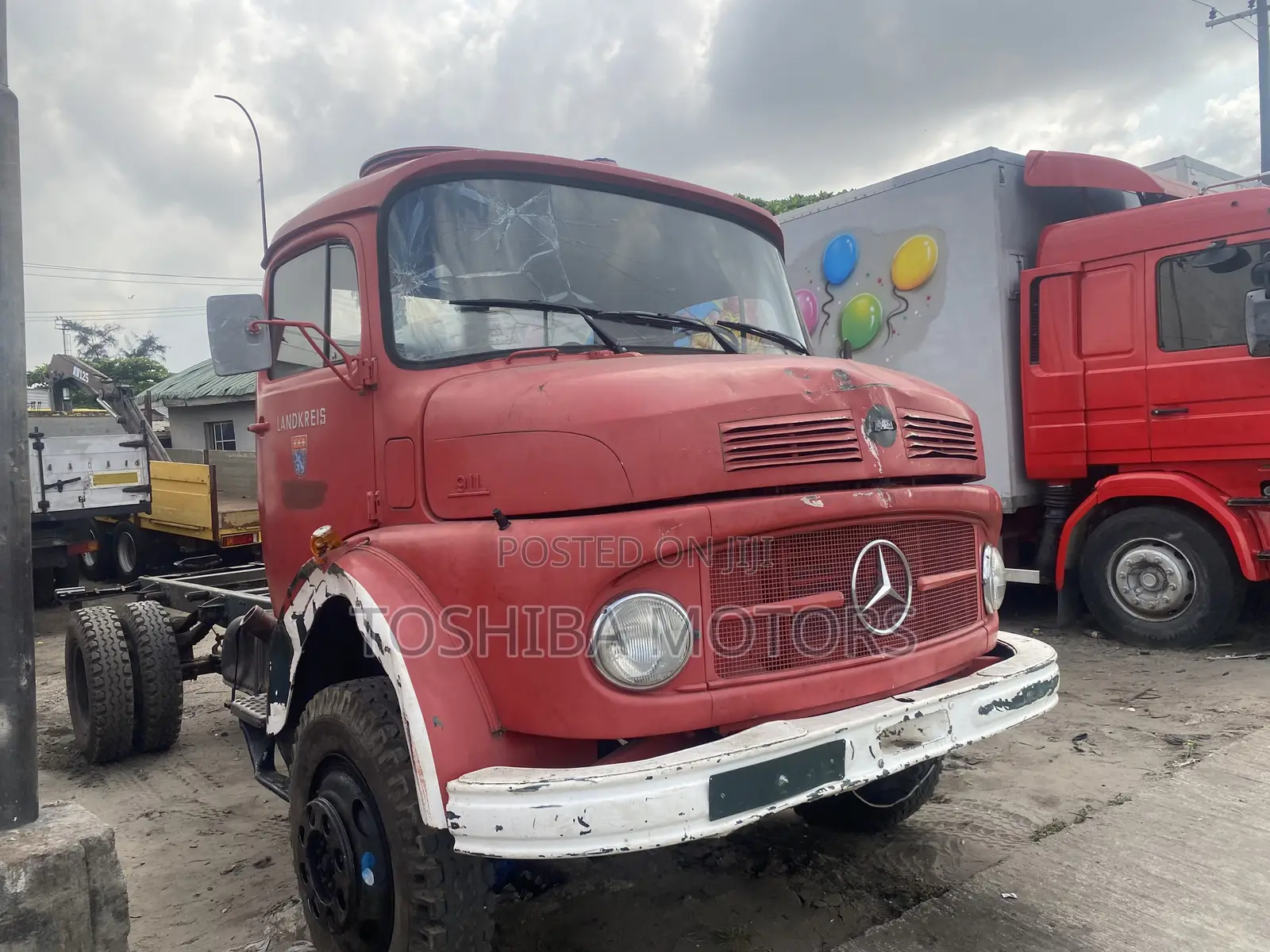 911 Truck Head Foreign Used With Auxiliary