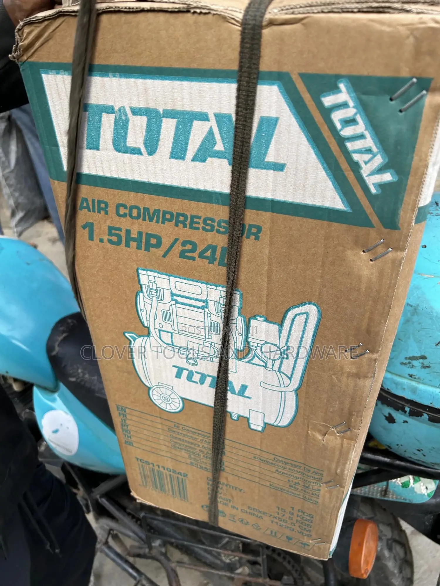 Total Tools 24-liter, Oil-free Air Compressor Tcs