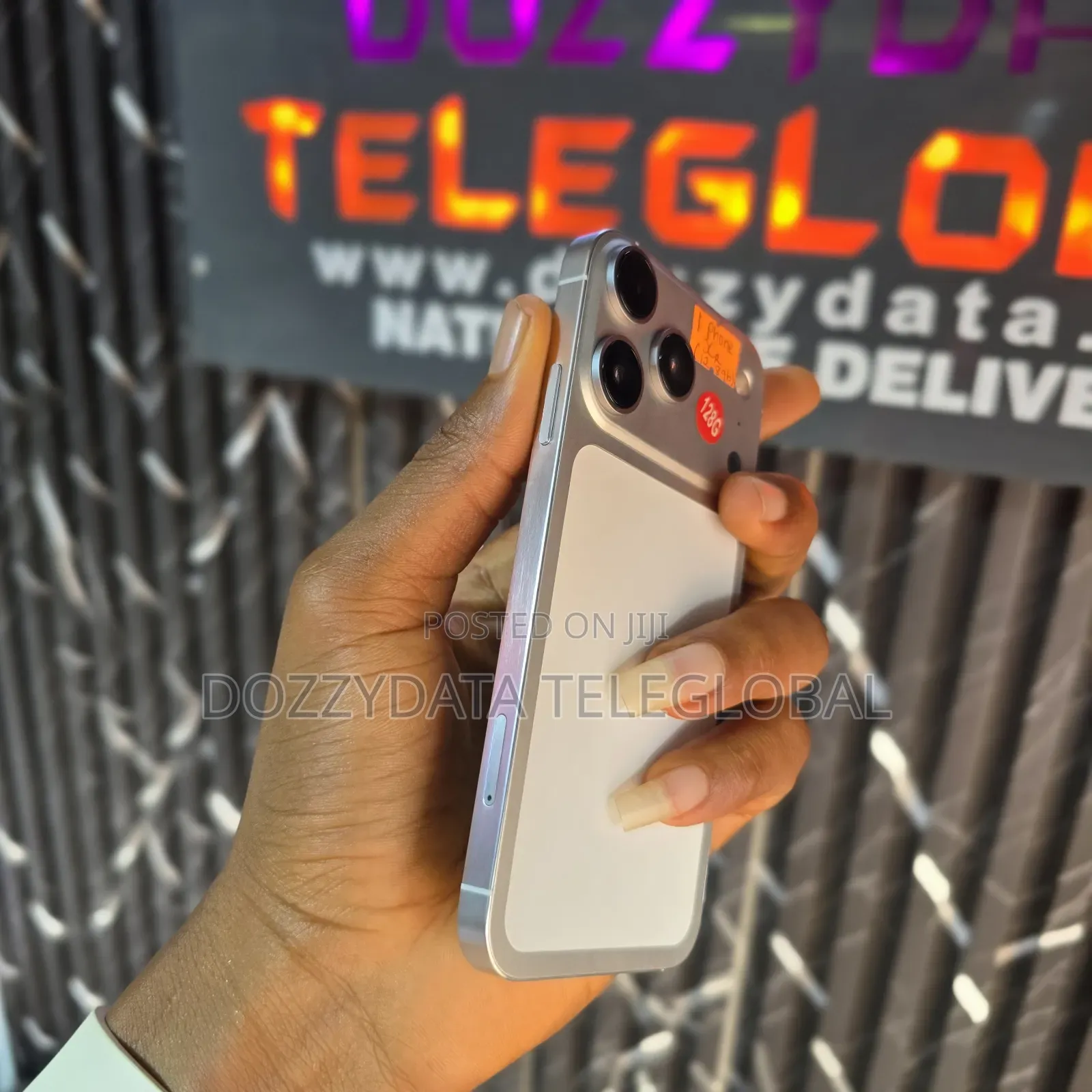 New Apple iPhone XR 128 GB White
