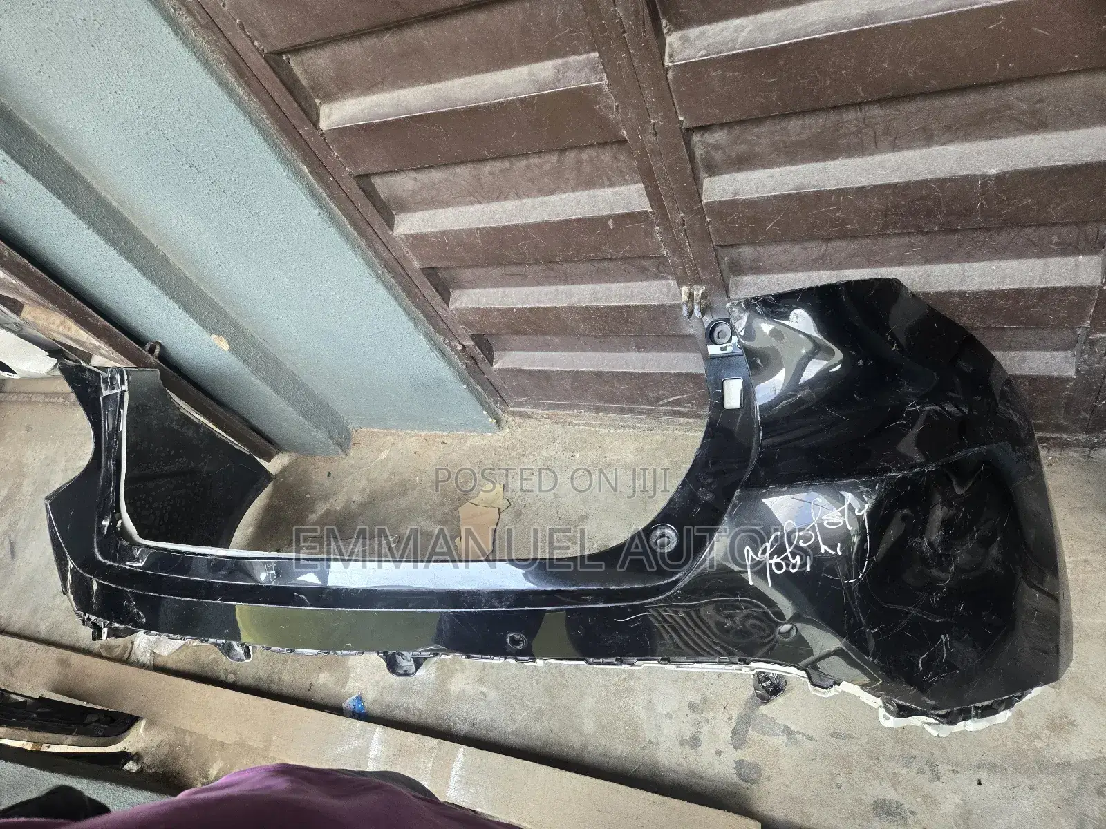 Empty Bumper Venza 2022