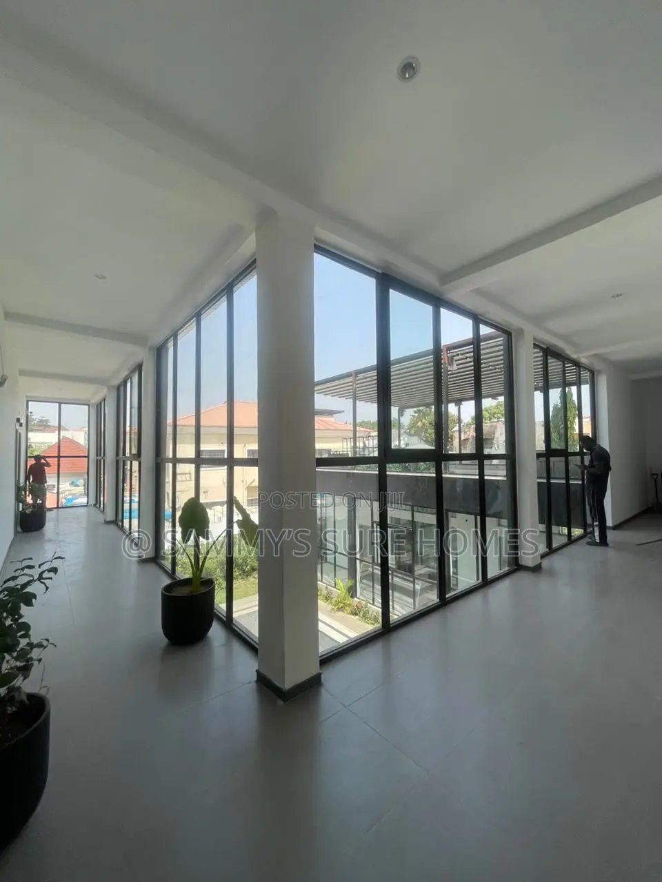 Furnished 14bdrm Apartment in Wuse 2 for sale