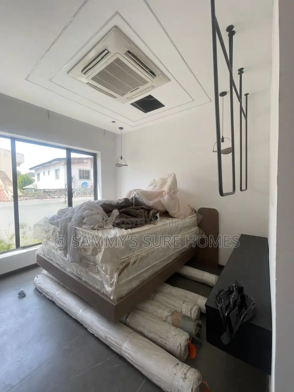 Furnished 14bdrm Apartment in Wuse 2 for sale