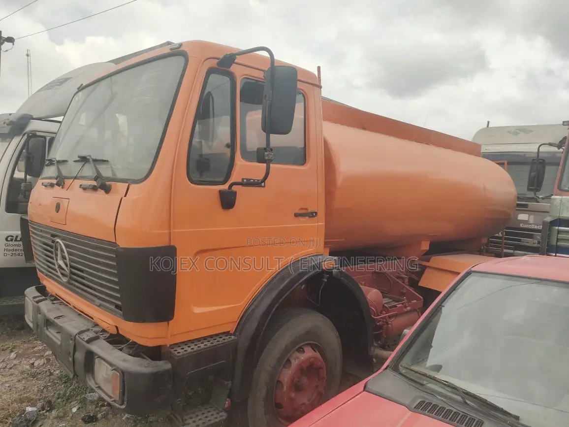 Mercedes-Benz 2014 Orange