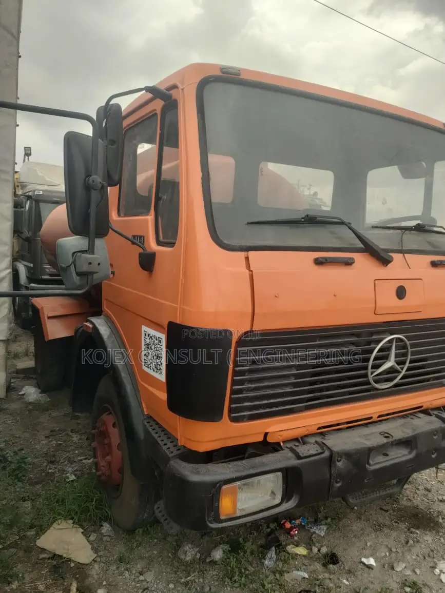Mercedes-Benz 2014 Orange