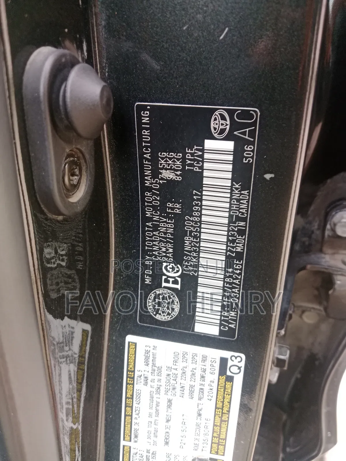 Toyota Matrix XR Hatchback FWD (1.8L 4cyl 4A) 2005 Black