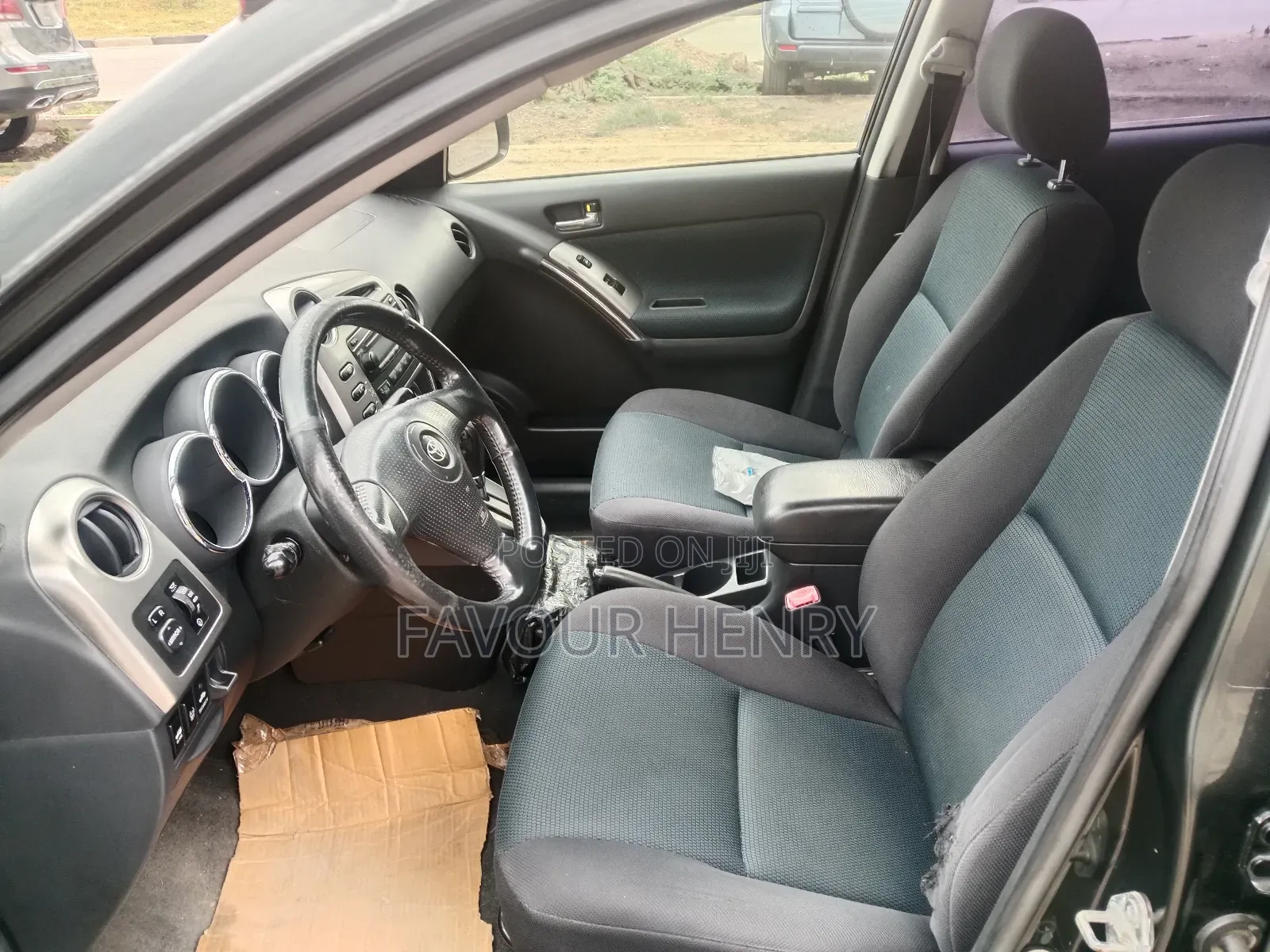 Toyota Matrix XR Hatchback FWD (1.8L 4cyl 4A) 2005 Black