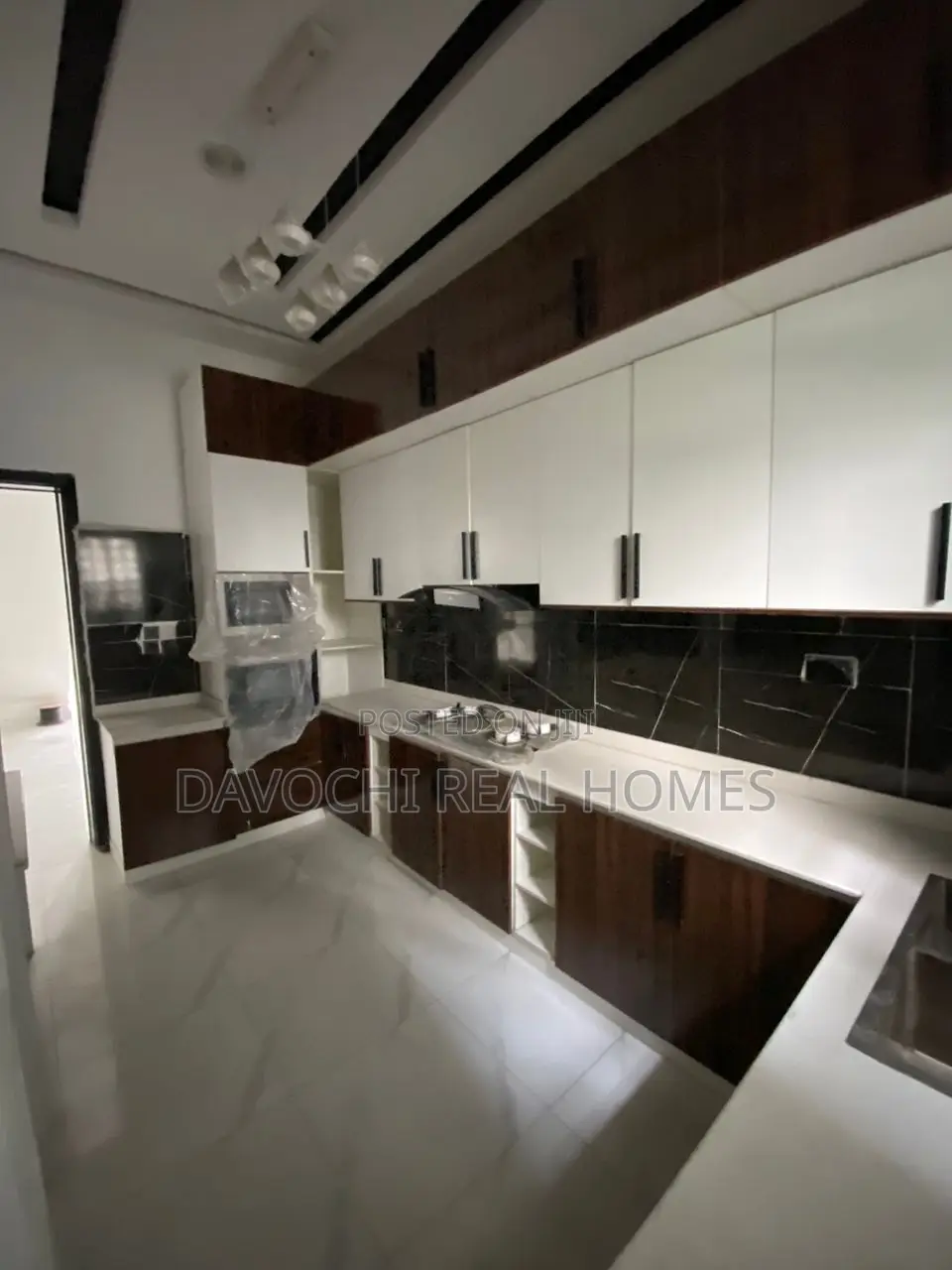 4bdrm Duplex in Freedom Way, Lekki Phase 1 for rent