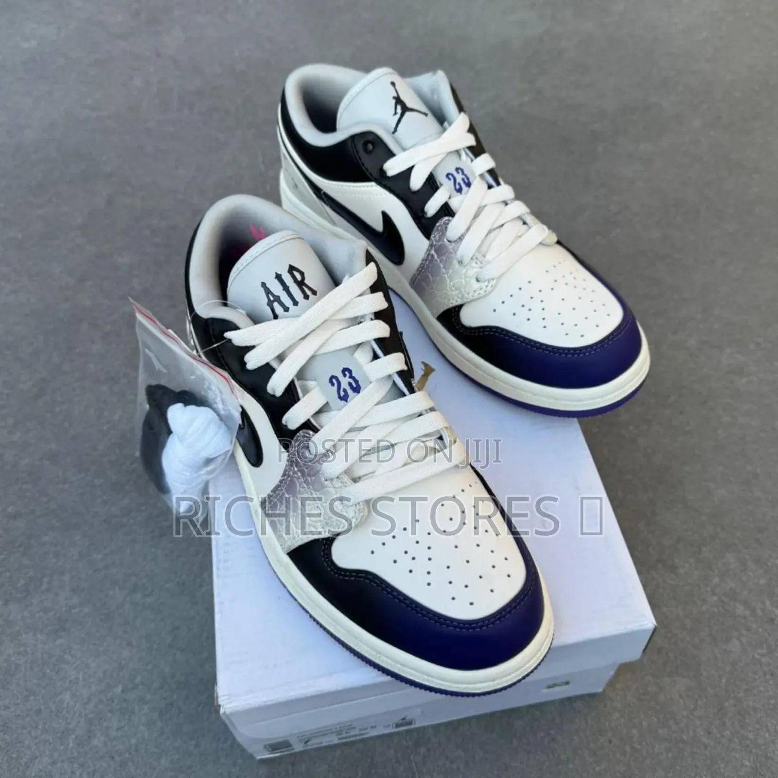 Air Jordan 1 Low Se Cement Gray Sneakers