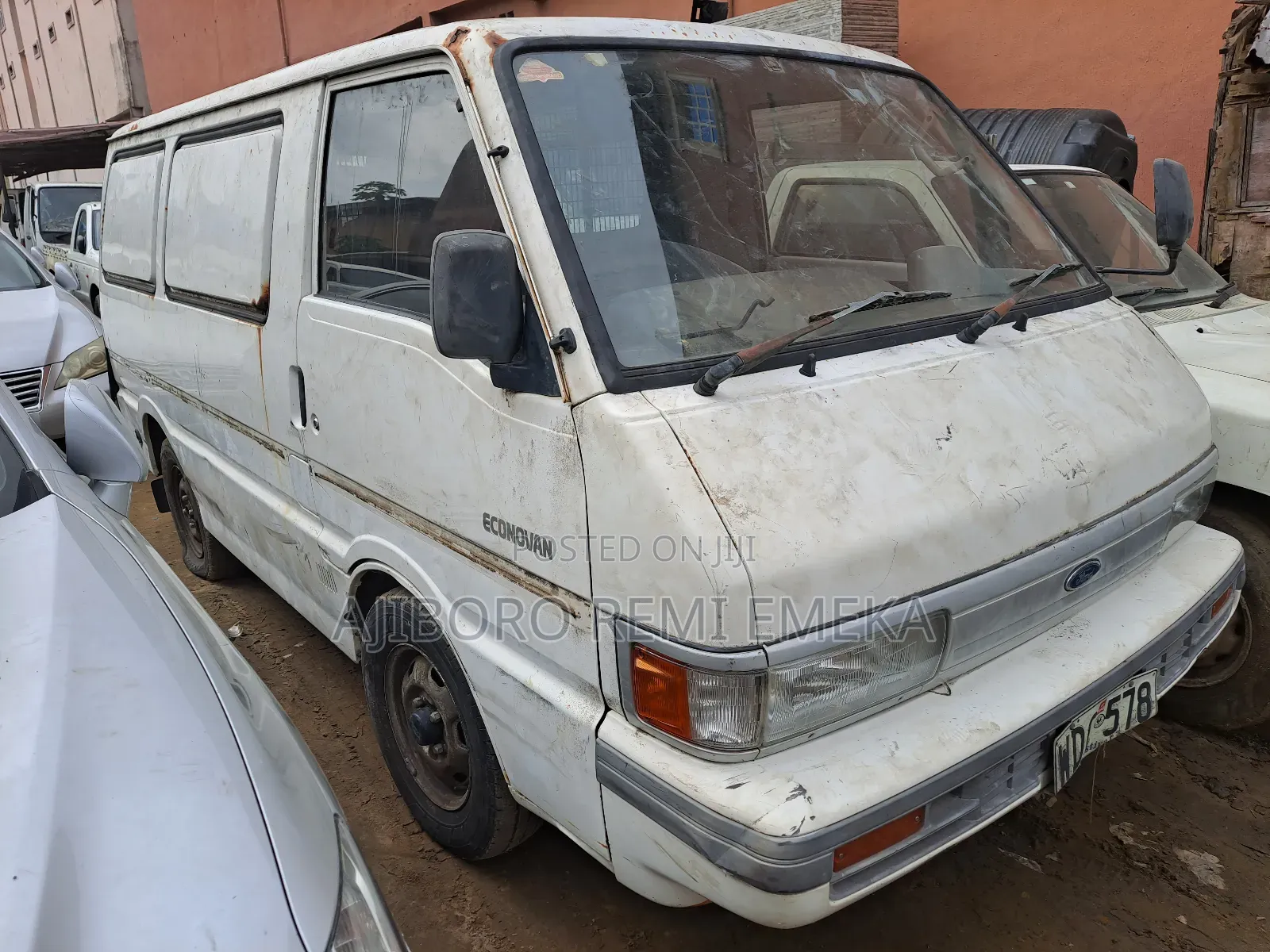 Ford Excursion 1999 White