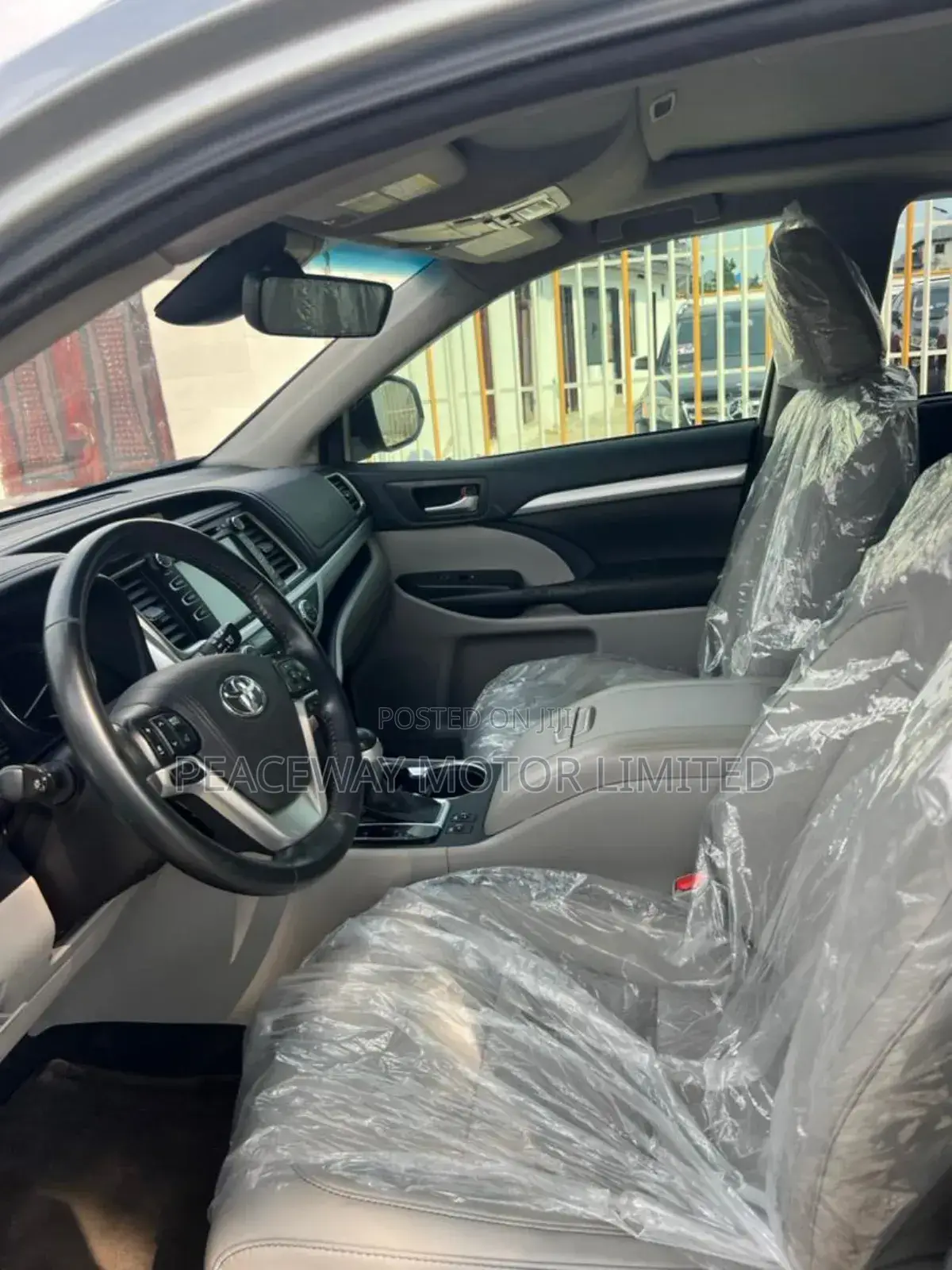 Toyota Highlander XLE 4x2 V6 (3.5L 6cyl 8A) 2018 Silver