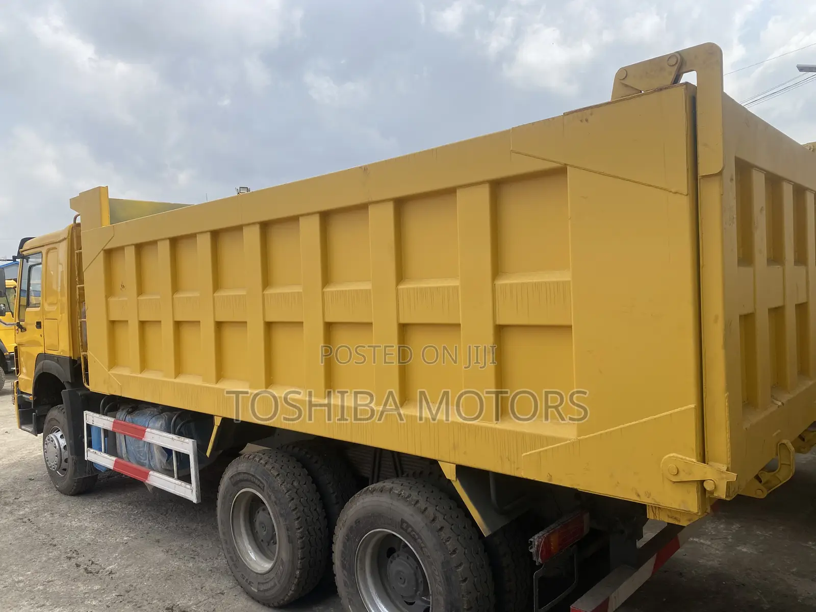 10 Tyres Full Option With Auxiliary