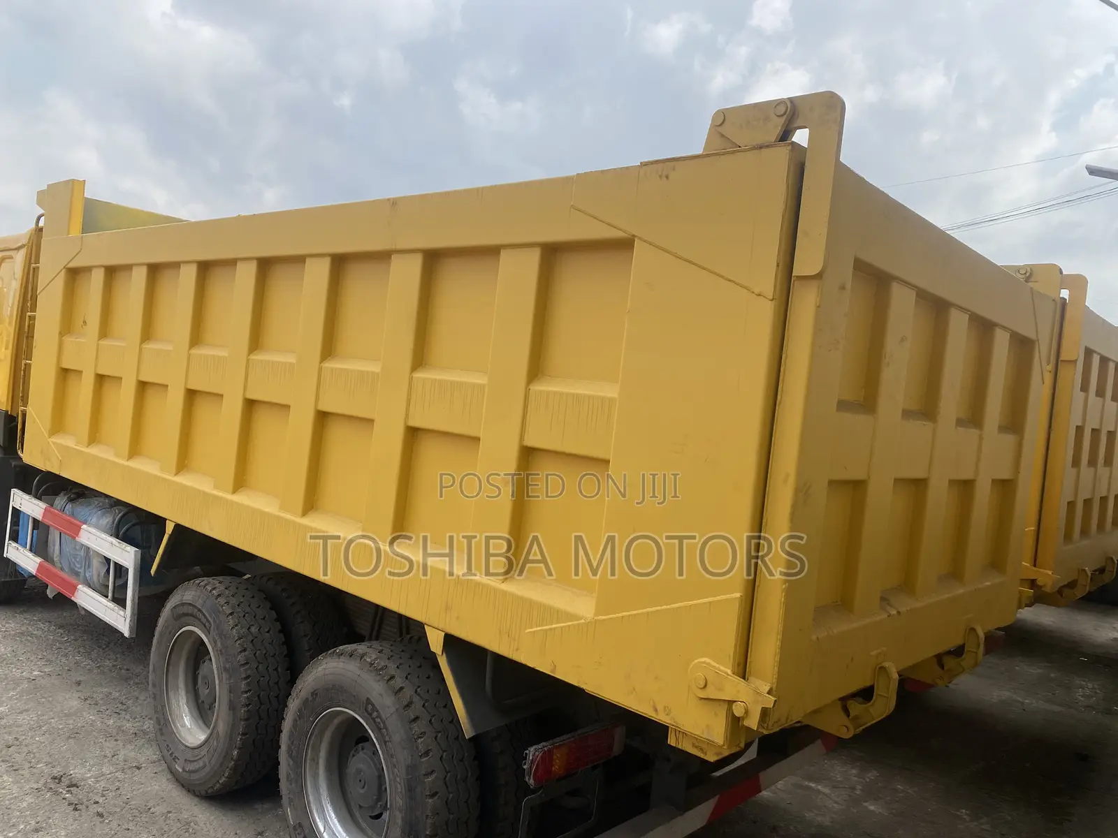 10 Tyres Full Option With Auxiliary