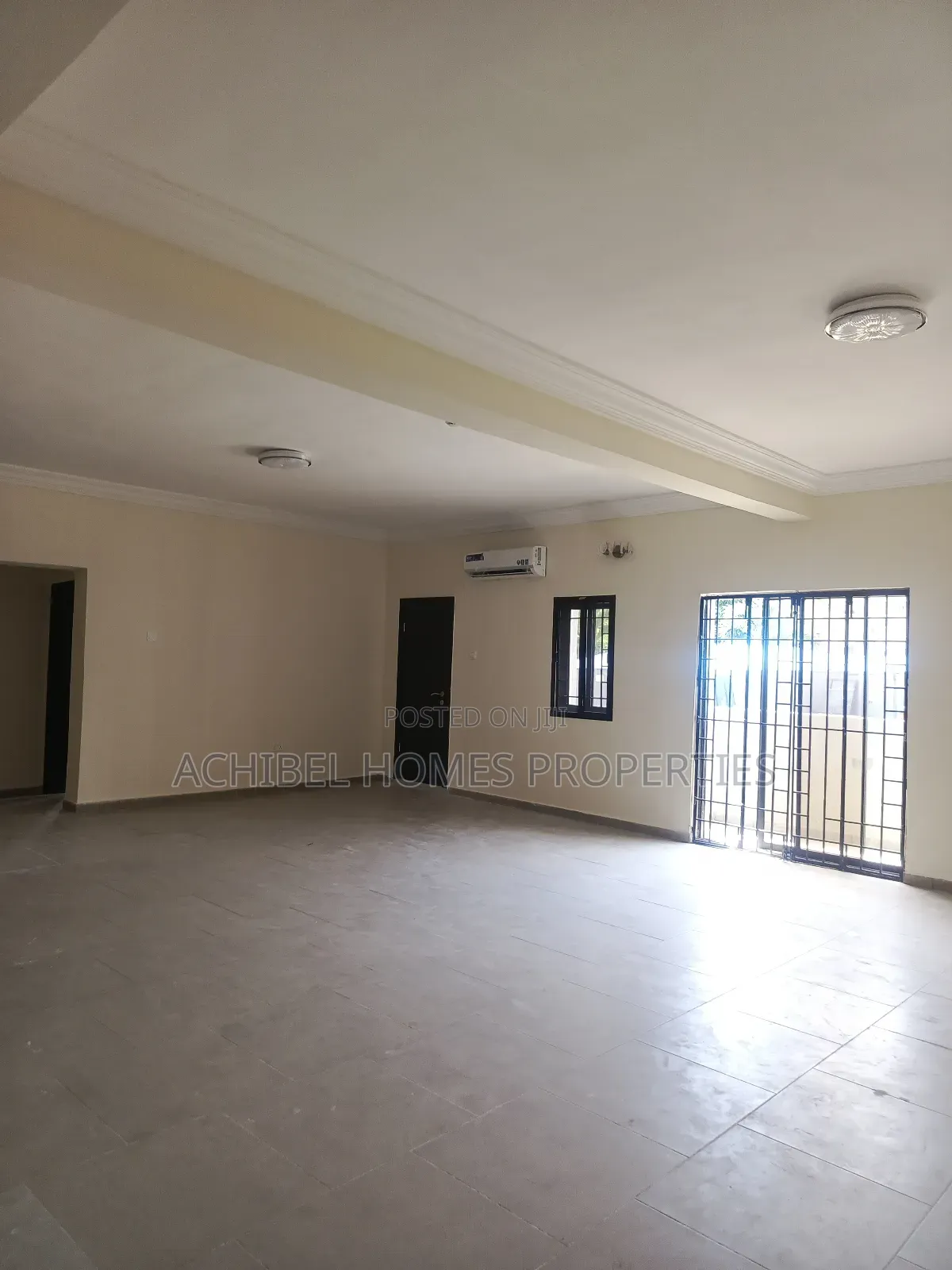 3bdrm Apartment in Off Admiralty Way, Lekki Phase 1 for rent