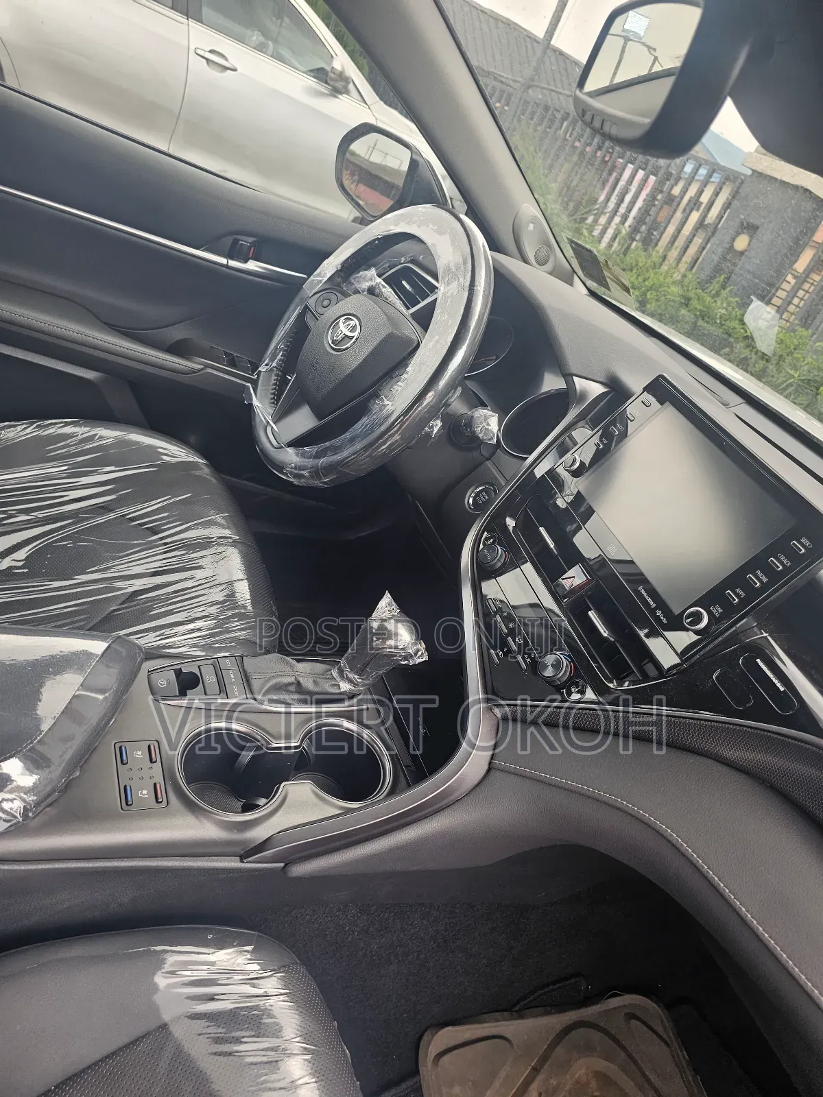Toyota Camry 2024 Silver