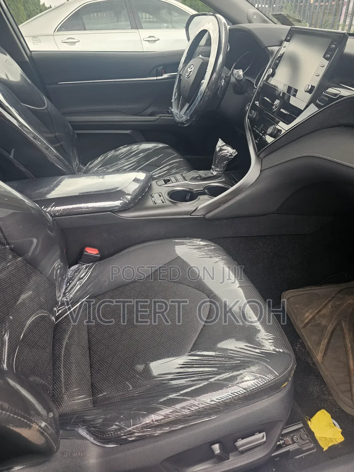 Toyota Camry 2024 Silver