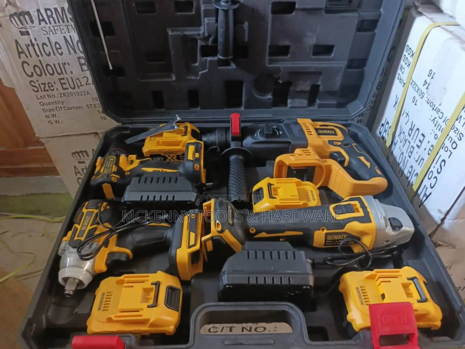 Dewalt 4-in-1 Cordless Combo Tool Set, Althoug