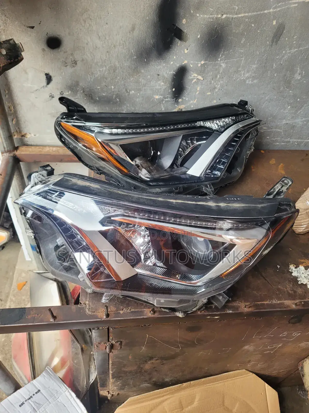 Headlight Toyota Rav4 2018