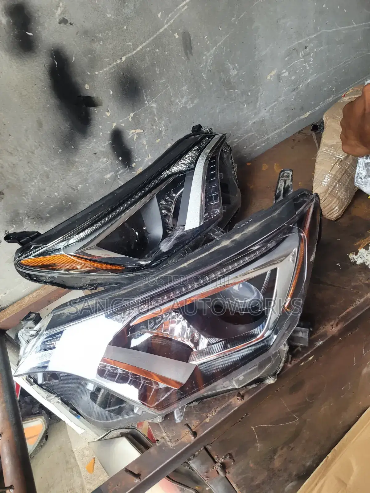 Headlight Toyota Rav4 2018