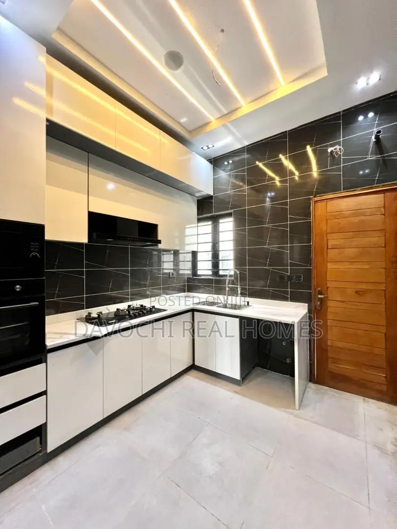 3bdrm Duplex in Ikota for rent