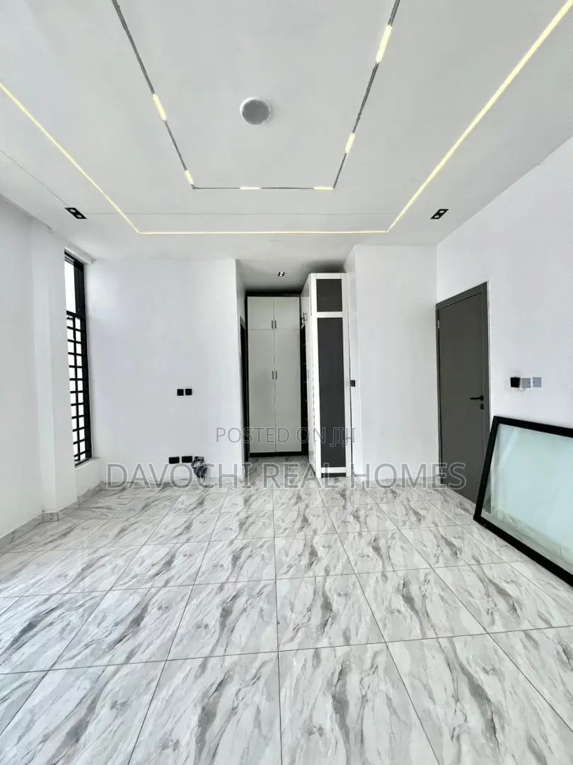 3bdrm Duplex in Ikota for rent