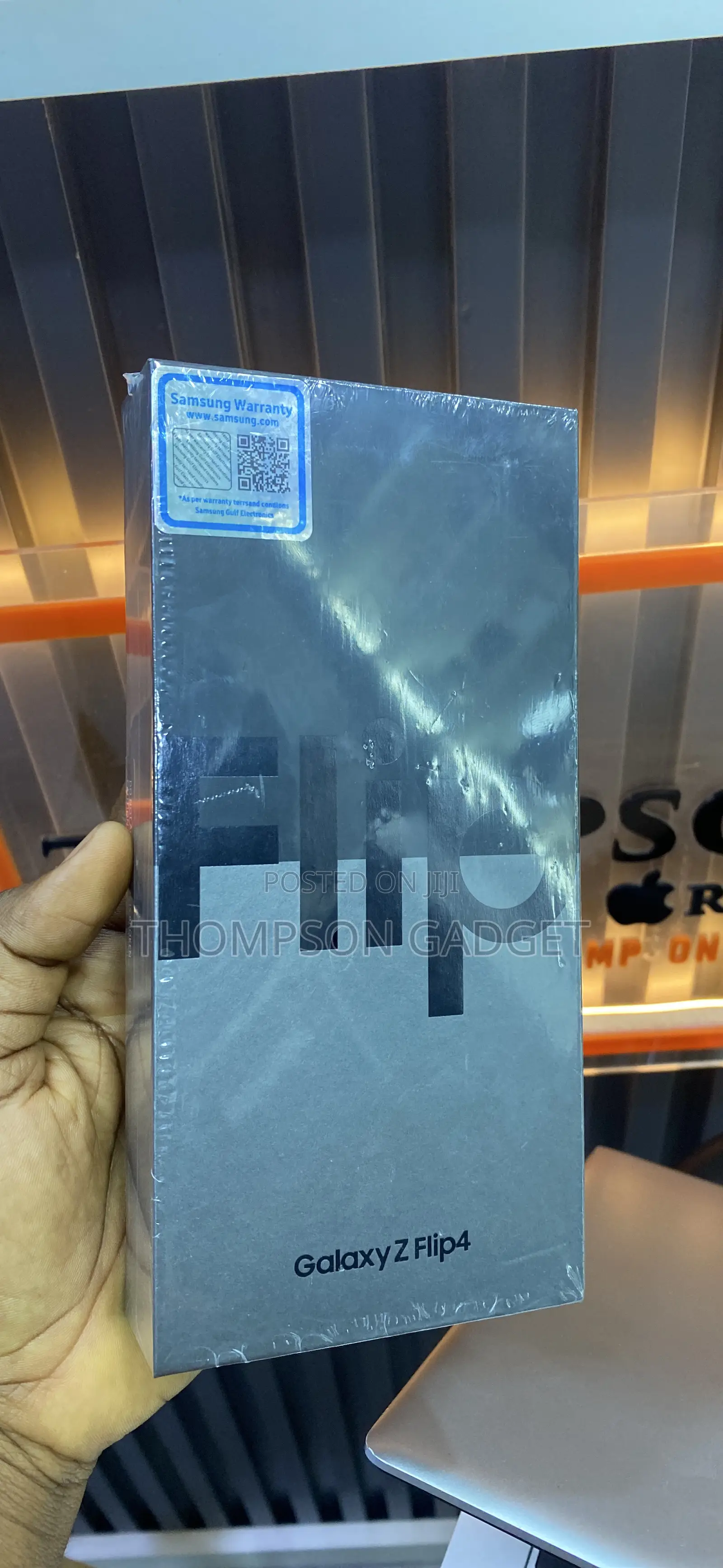 New Samsung Galaxy Z Flip4 256 GB Black