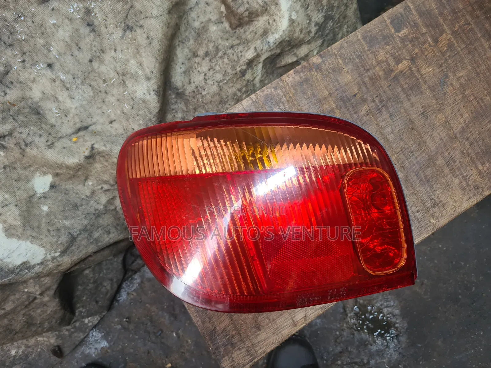 Headlight Toyota Yaris
