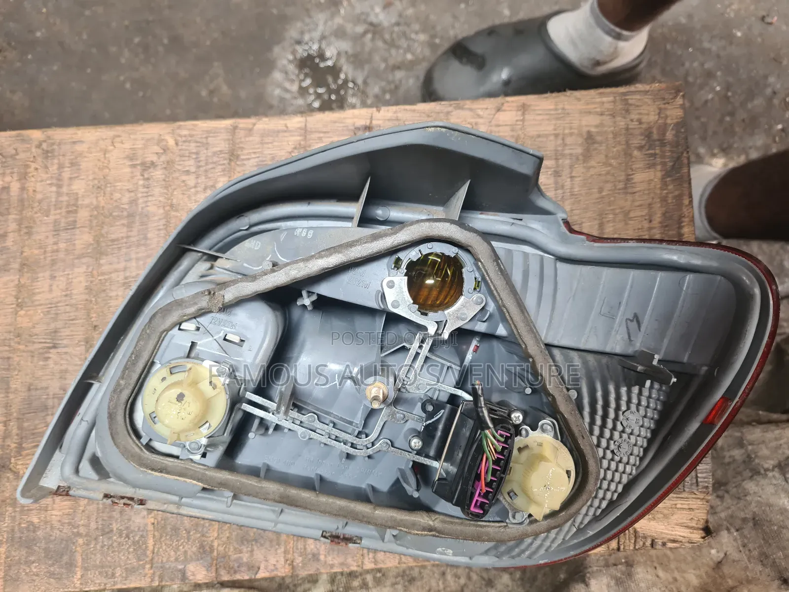 Headlight Toyota Yaris