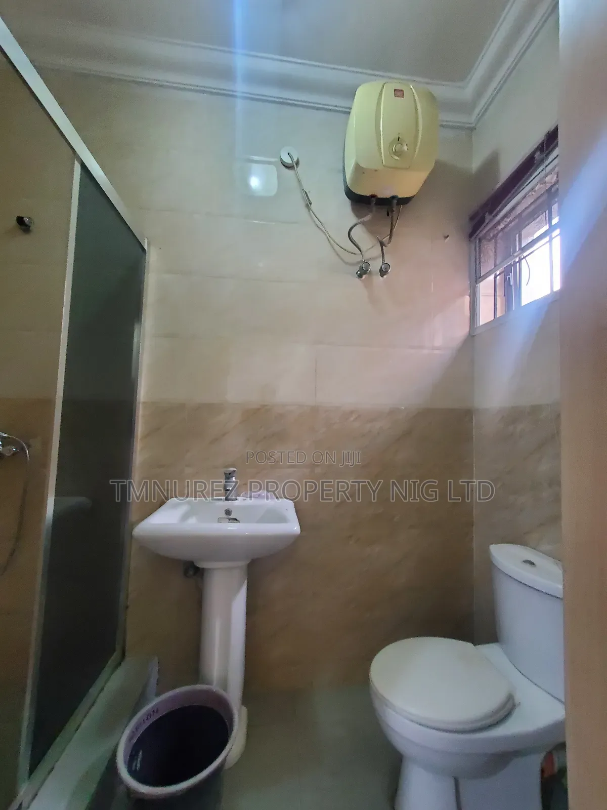 Studio Apartment in Chevron Estate for rent