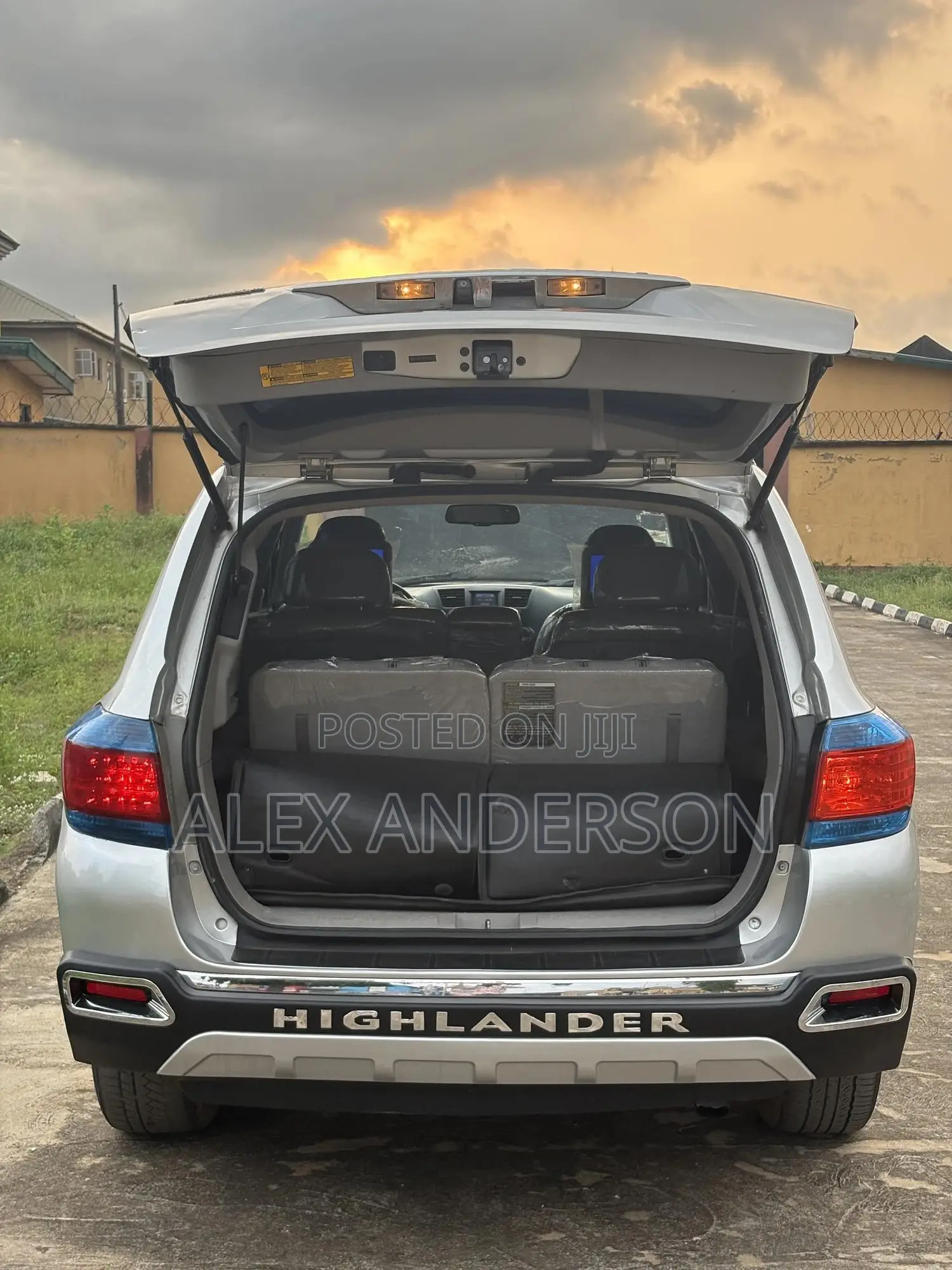 Toyota Highlander 3.5L 4WD 2013 Silver