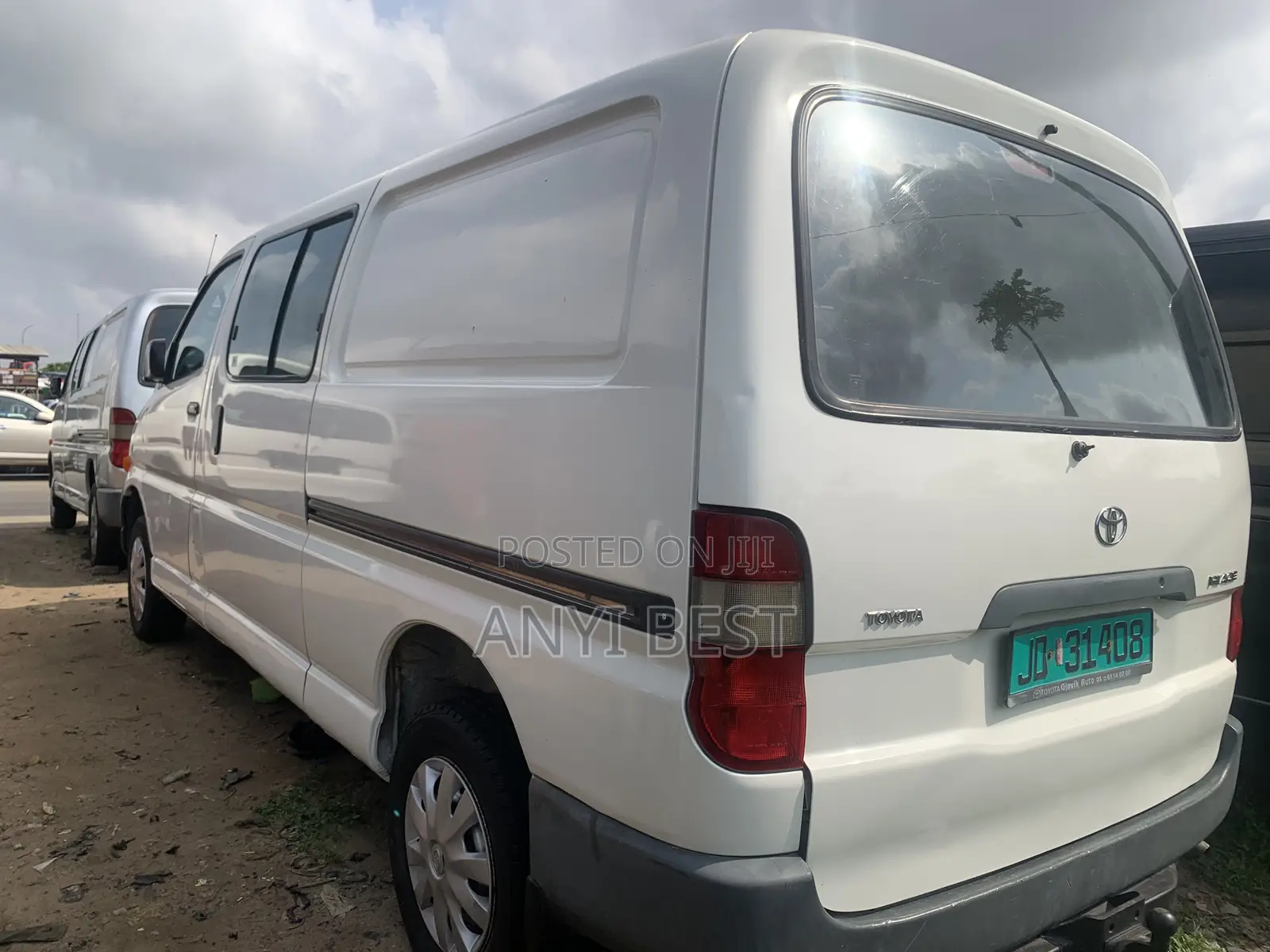 Toyota Grand HiAce 2005 White