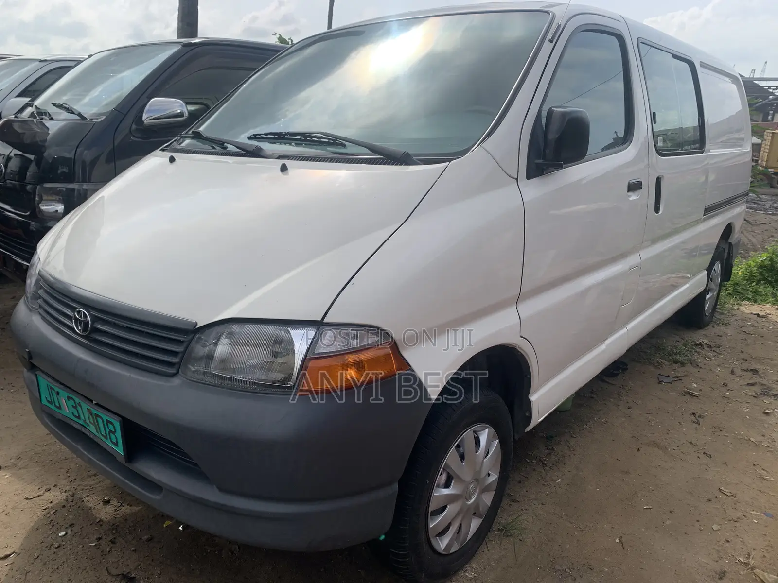 Toyota Grand HiAce 2005 White