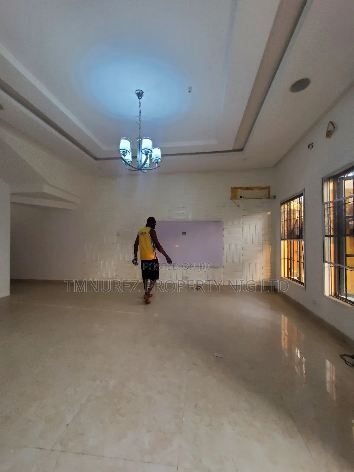 Studio Apartment in Chevron for rent