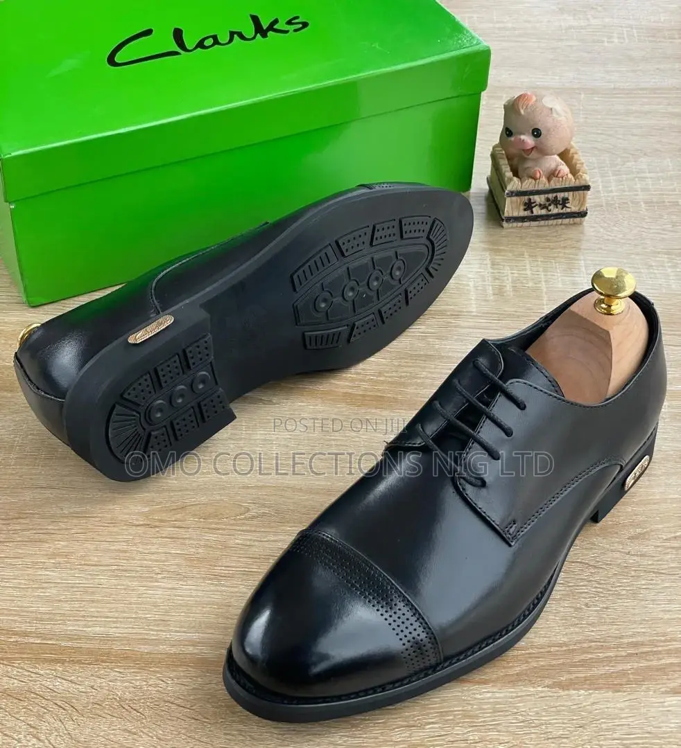 Classic Black Clarks Men Leather Dress Shoes – Fully Boxed