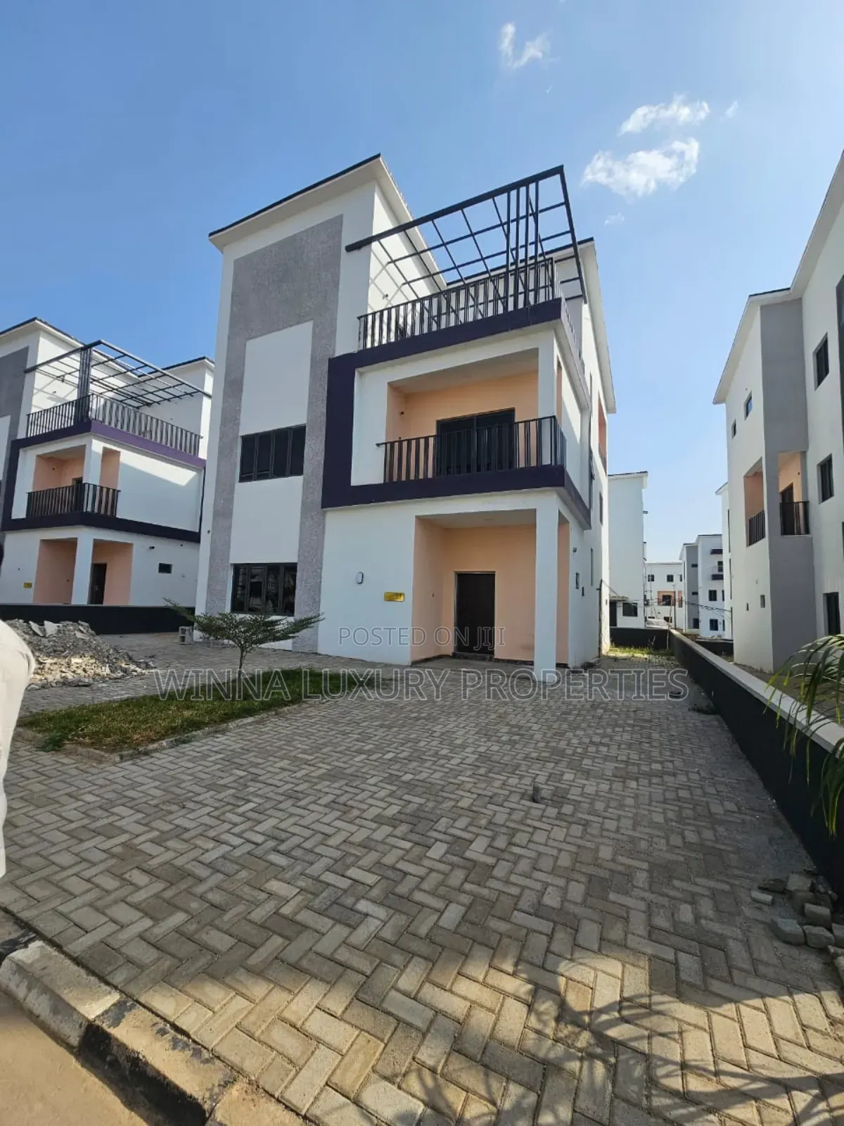 5bdrm Duplex in In An Estate, By, Lokogoma for sale