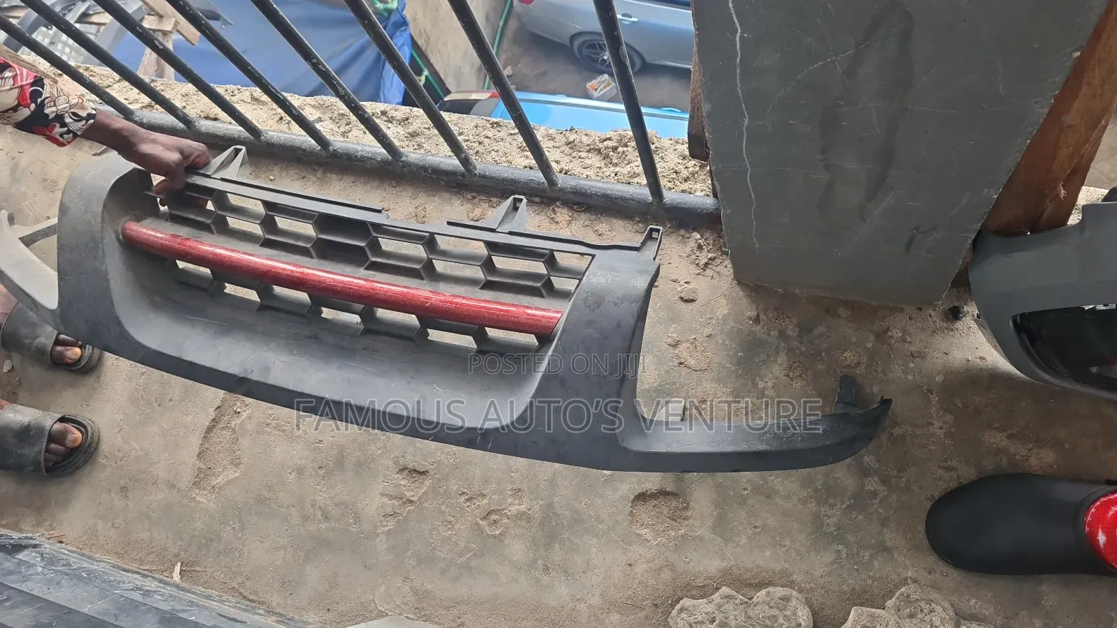 Front Grill 3.3 Liters Nissan Xterra,Frontier, Pathfinder and Qx4