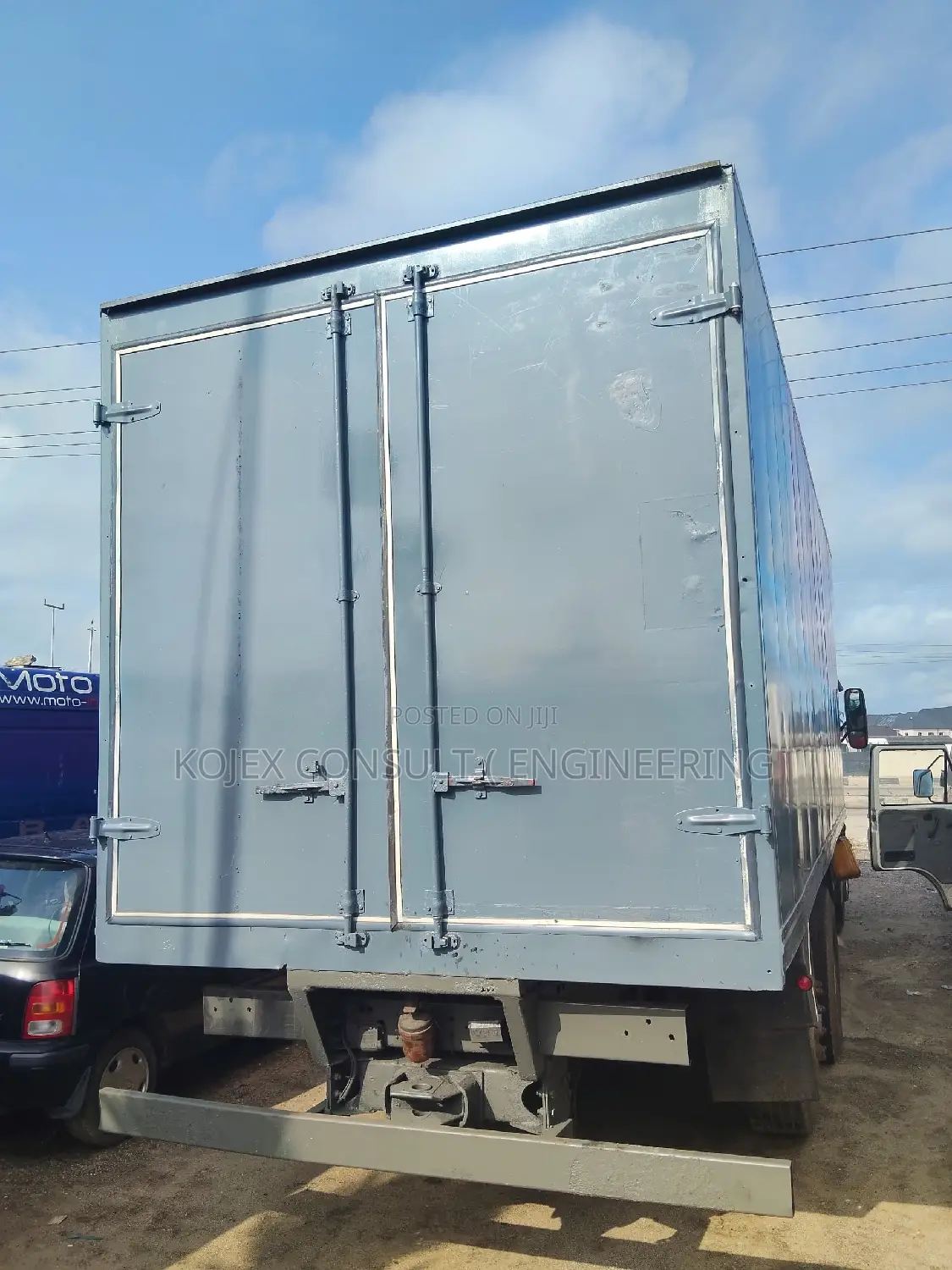Foreign Used Volvo 6x2 Truck Model: Fm7 : Eight Tires Food Truck