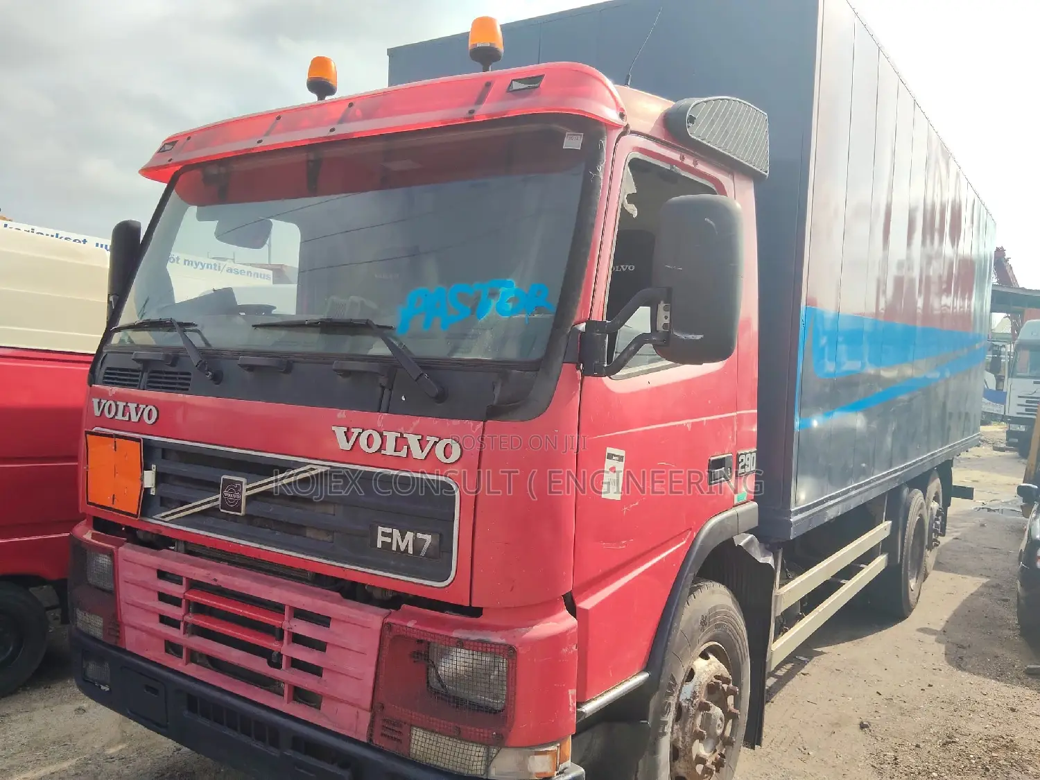 Foreign Used Volvo 6x2 Truck Model: Fm7 : Eight Tires Food Truck