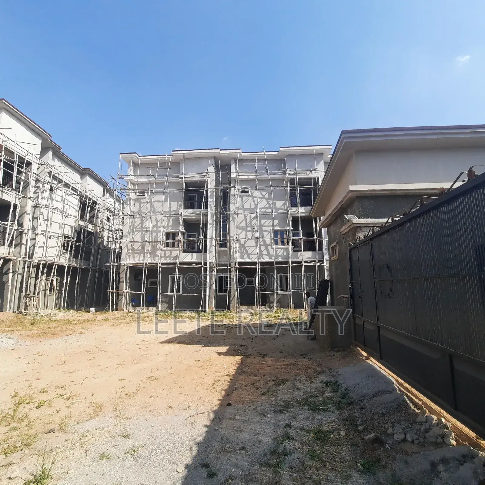 4bdrm Townhouse/Terrace in Gwarinpa for sale